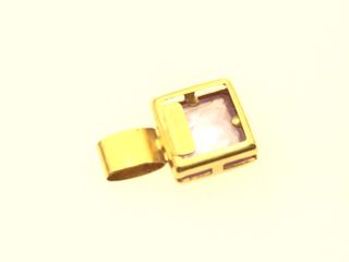 colgante oro 18k con piedra con circonita