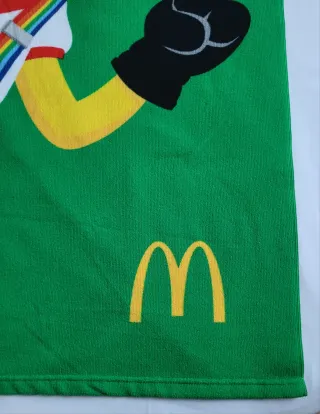 TOALLA PISCINA O PLAYA MINIONS VERDE MCDONALD'S.