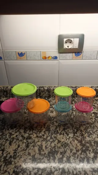 Botes almacenaje comida infantil Béaba.