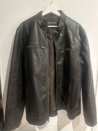 Chaqueta de cuero negra L marca Guess hombre