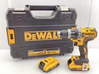 taladro a bateria dewalt dcd796