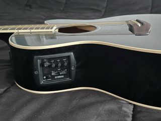 YAMAHA - Guitarra electroacústica