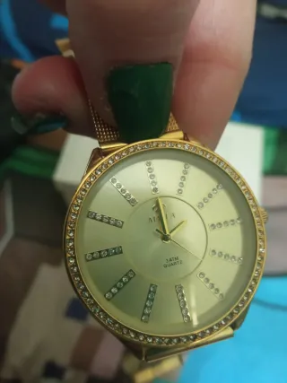 Reloj dorado