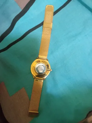 Reloj dorado