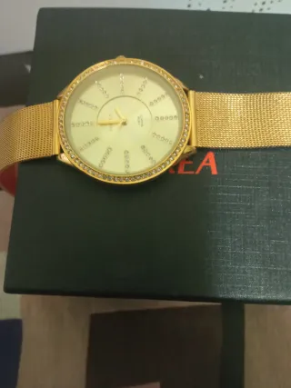 Reloj dorado