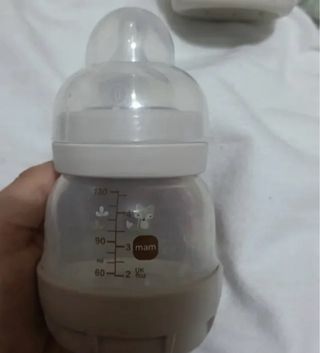 Biberones ANTICOLICOS y chupetes MAM