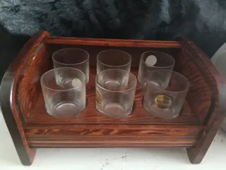 Rebajado 5€Mueble- Bar sobremesa con 6 vasos