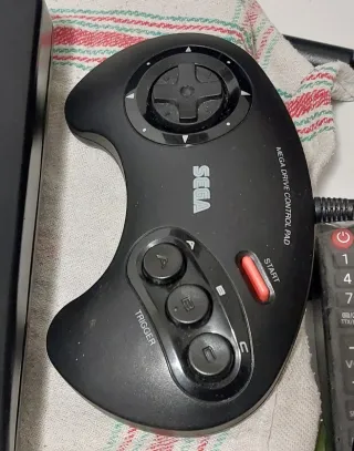 SEGA MEGADRIVE II Caja y Sonic