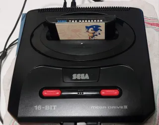 SEGA MEGADRIVE II Caja y Sonic