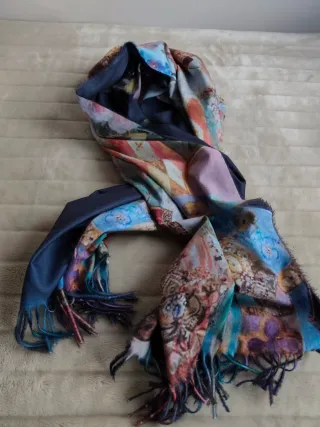 Pañuelo bufanda grande. Ilustración arte.