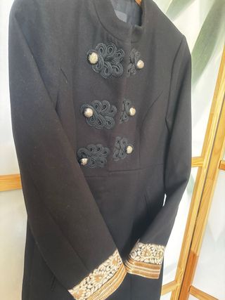 Abrigo talla M mas tirando a una S