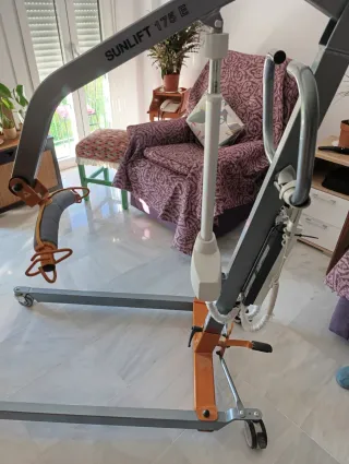 Grúa sunlif 175 para personas dependientes.