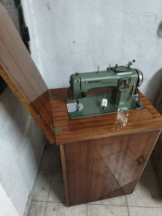 Mueble máquina de coser