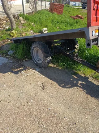 Remolque de tracción basculante