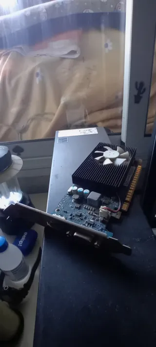 Tarjeta Gráfica Nvidia GeForce 720 1Gb