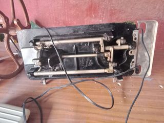 Máquina de coser Alfa antigua