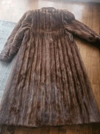 Abrigo largo de piel marrón