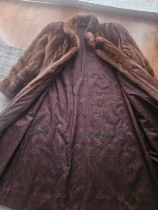 Abrigo largo de piel marrón