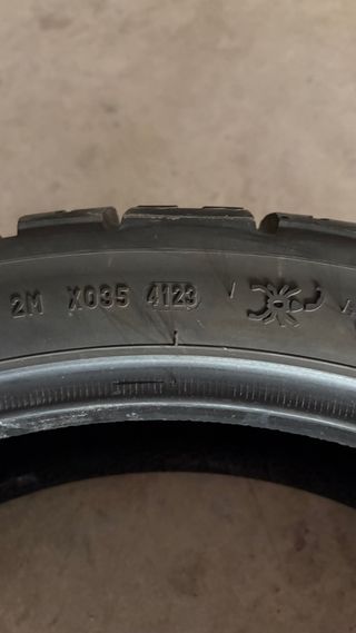 Neumáticos Michelin STR 90/90R21 y 150/70R18