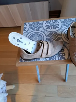 Zapatos 24 HORAS Beige Talla 38 Mujer