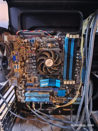 Torre PC ASUS Negra + CPU + placa base + lector