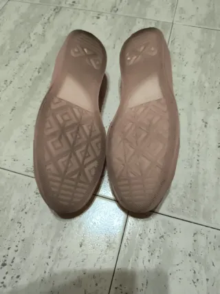 Zapatillas Converse rosas y blancas