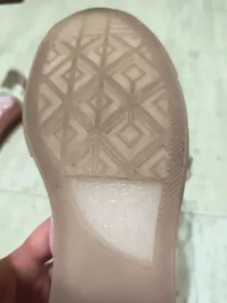 Zapatillas Converse rosas y blancas