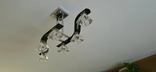 Lámpara de salón moderna negra y cristal luz led.