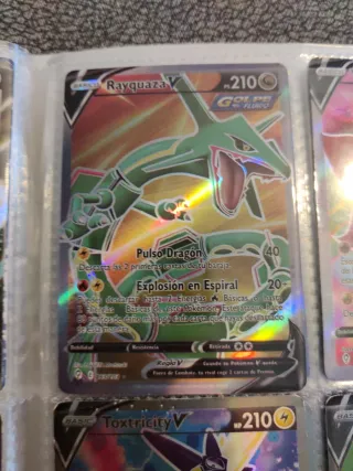 Cartas Pokémon V - Rayquaza, Volcarona, Toxtricity
