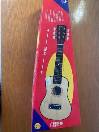 Guitarra de madera para niños