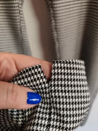 Pantalón de chica talla 42 de Mango.