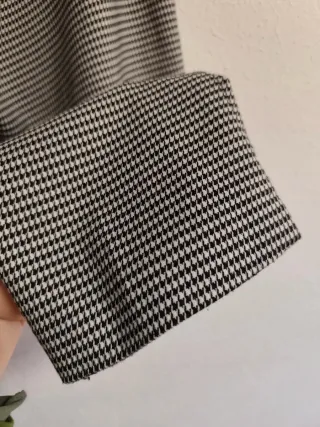 Pantalón de chica talla 42 de Mango.