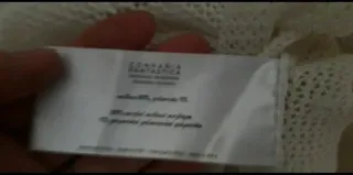 Maglia bianca leggera a pois