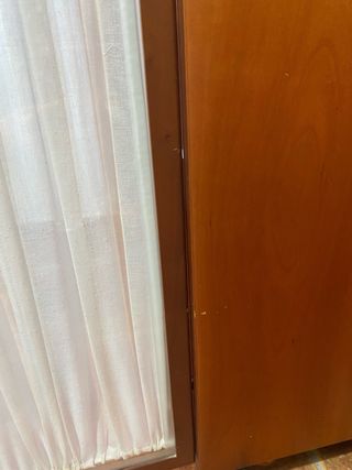 Vitrina madera puertas cristal