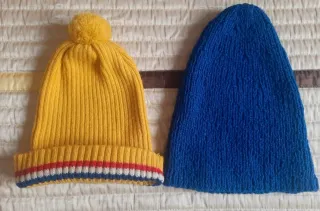 2 Gorros de Lana (Azul y Amarillo)