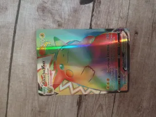 Carta Pokémon Pikachu VMAX Holofoil