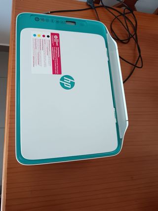 Impresora HP Blanca y Verde