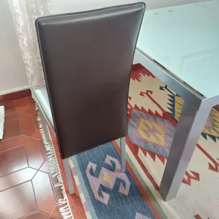 Mesa de vidro com 4 cadeiras