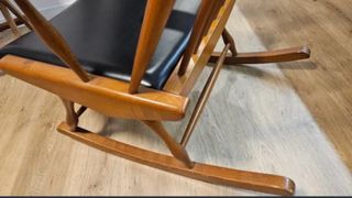 Mecedora vintage madera y piel sintética