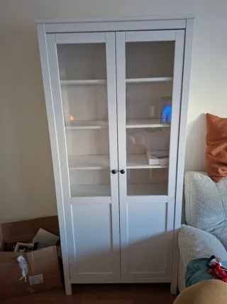 Vitrina Ikea Blanca con Puertas de Cristal