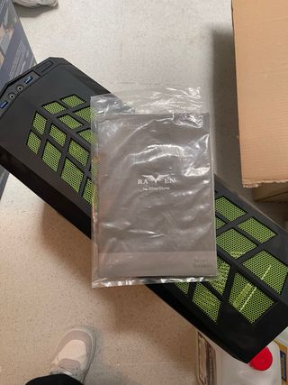 Caja PC Gaming Negra y Verde