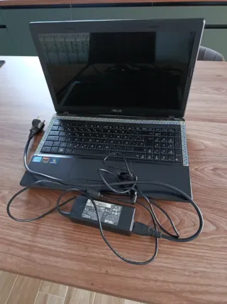 Ordenador portátil Asus negro