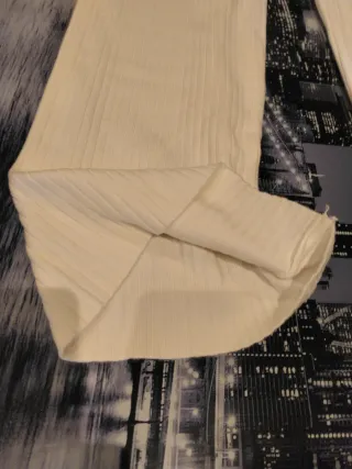 Pantalón crema elástico T. 42-48