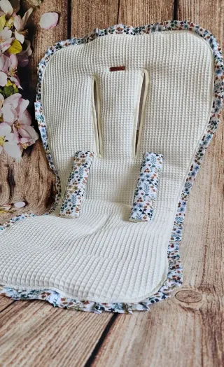 Colchoneta , funda Universal color crema