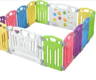 Parque infantil y alfombra de juego