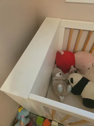 Cuna de bebé con colchón (nuevo)