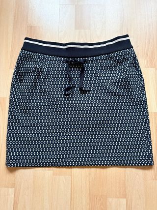 Falda estampada azul y blancas