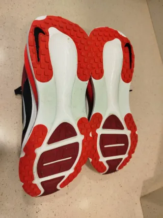 Zapatillas Runnig Nike Vomero 18 Talla 44.5