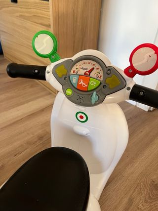 Vespa Chicco y Triciclo Bebé