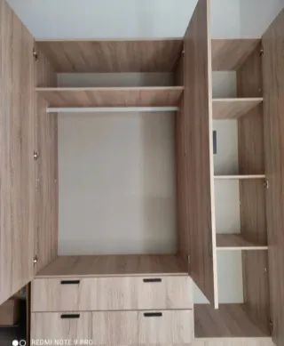 Armario modular madera color beige/marrón
